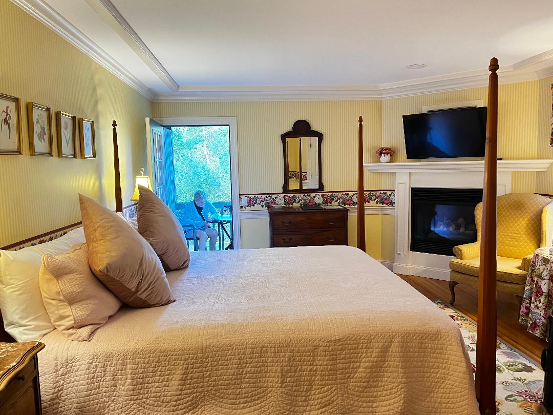 Room in Inn.jpg