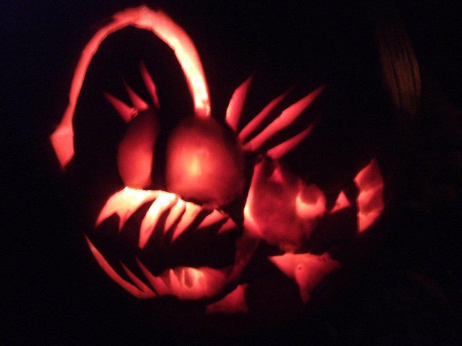 angler_fish_pumpkin_by_kudalyn-d31qg48.jpg