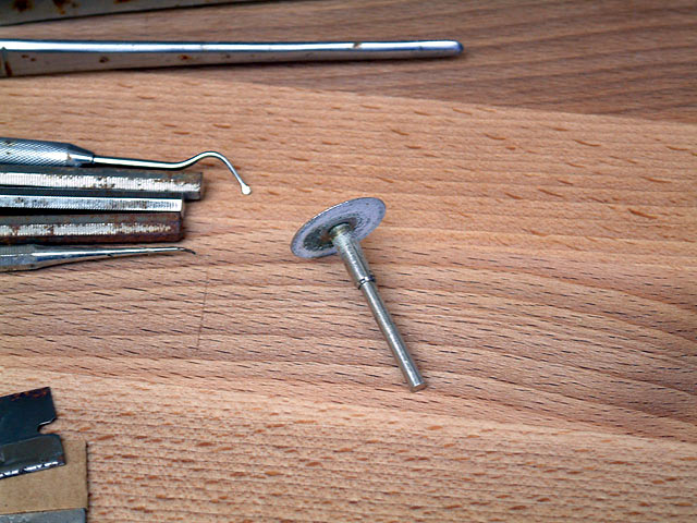 dremel_cutting_wheel.jpg
