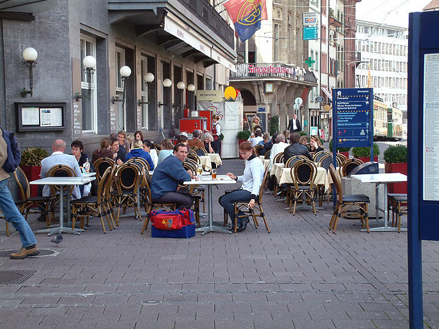 street_cafe.jpg