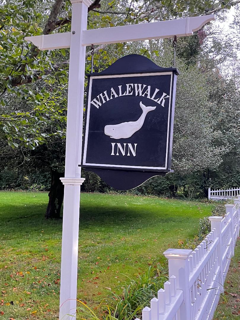 Whalewqalk sign.jpg